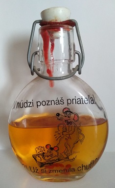 V núdzi poznáš priateľa